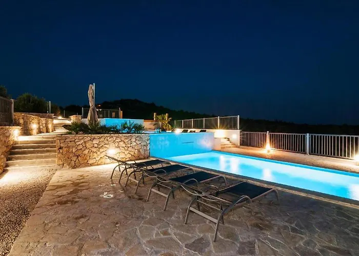 2 Bedroom Front In Nyaraló Drage