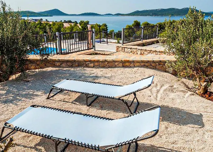 2 Bedroom Front In Nyaraló Drage