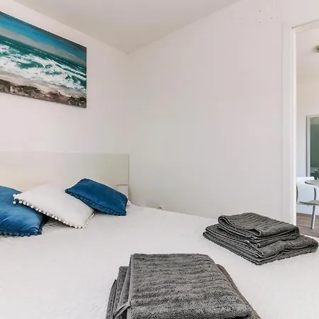 2 Bedroom Front In Дом отдыха *