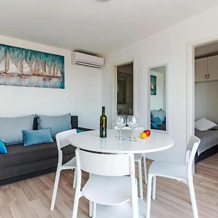 2 Bedroom Front In Hébergement de vacances *