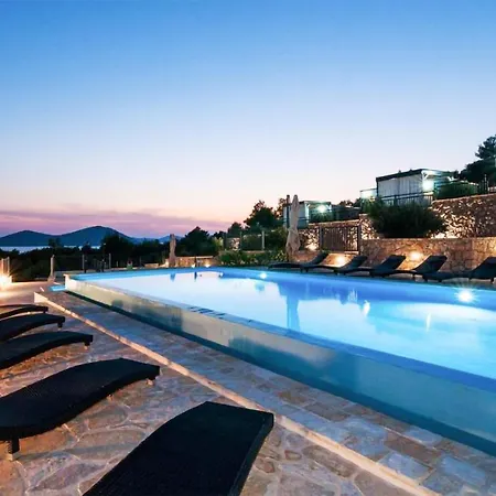 In With Outdoor Swimming Pool *