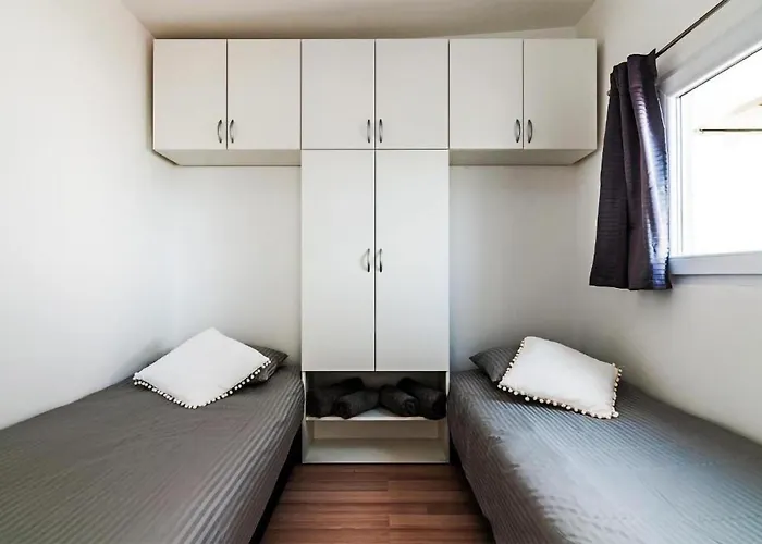 Semesterbostad 2 Bedroom Front In Drage