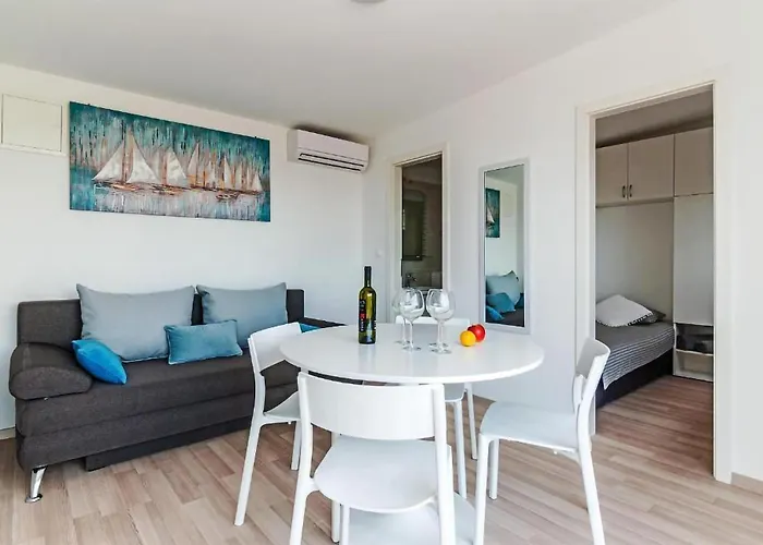 2 Bedroom Front In Дом отдыха *