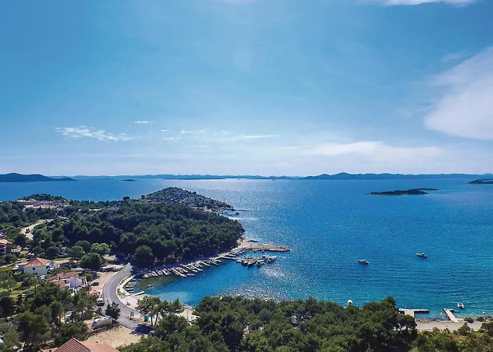 2 Bedroom Front In Semesterbostad