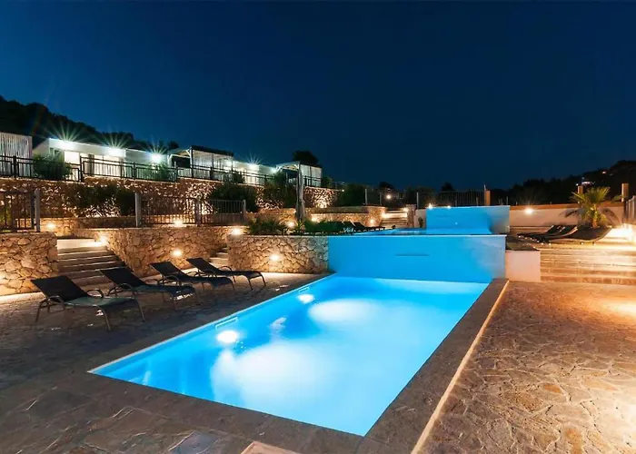 Дом отдыха 2 Bedroom Front In Драге