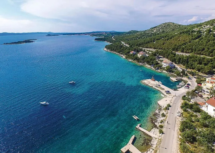 Semesterbostad 2 Bedroom Front In